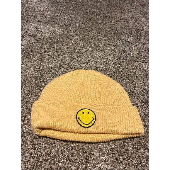 Urban Outfitters Accessories - Urban outfitters smiley beanie hat C27-31